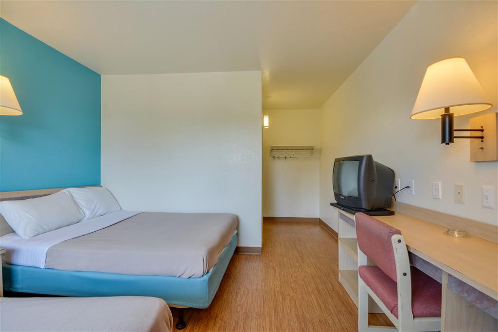 Rodeway Inn Tillmans Corner Room photo