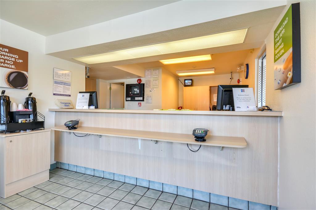 Rodeway Inn Tillmans Corner Interior photo